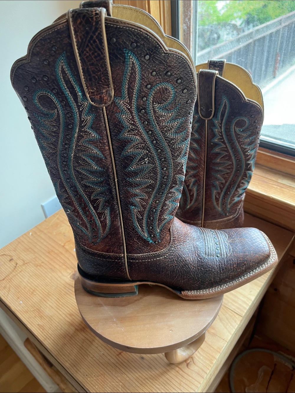 Ariat Brown Leather Western Cowboy Boots with Teal Stitching - Picture 5 of 6